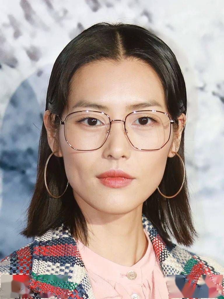 项链|也许你和万茜 泫雅 Jennie衣品的距离，只差这几件配饰的运用！