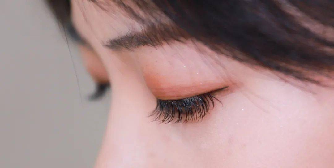 睫毛|史低2折！1小时点亮双眼！夏日清透裸感妆容，只差这一步！想不美都难！