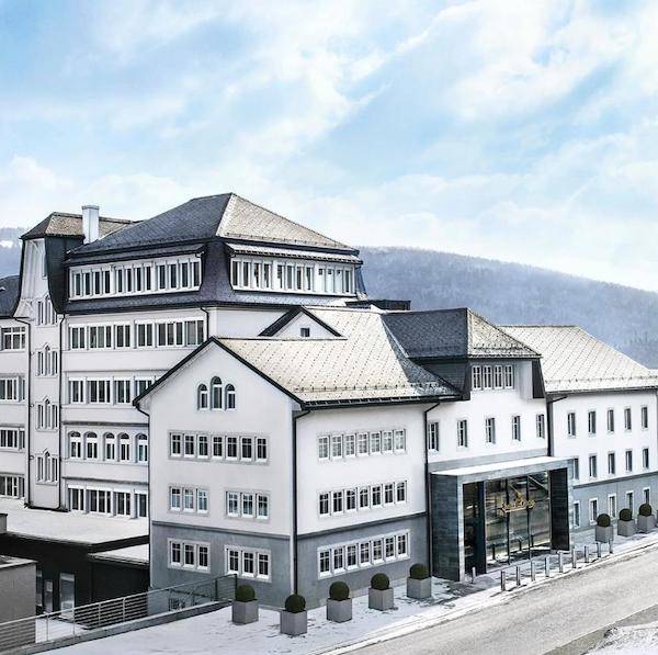 �����ӱ�ȥ���� | ��ʿ��ɽ�Ⱥ��Գ�Ϊ���ӱ��ȡ�