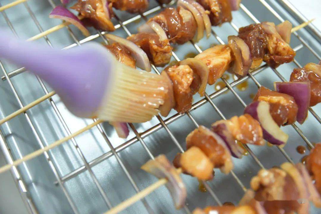 白洋葱|夏天到了怎么能少了美味烧烤？叉烧烤肉串