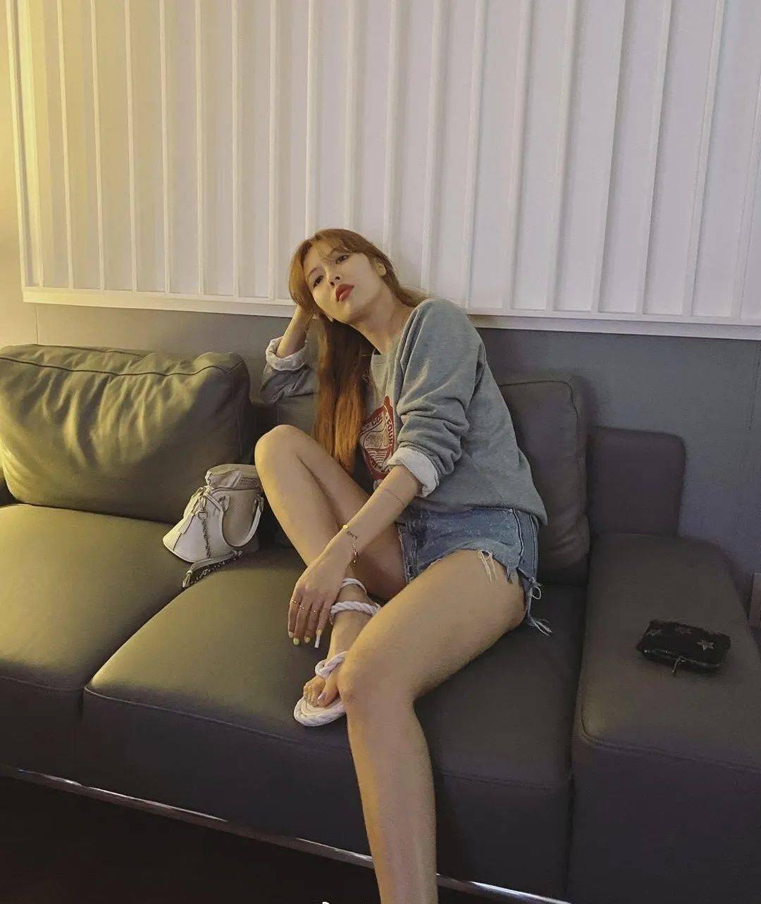 项链|也许你和万茜 泫雅 Jennie衣品的距离，只差这几件配饰的运用！