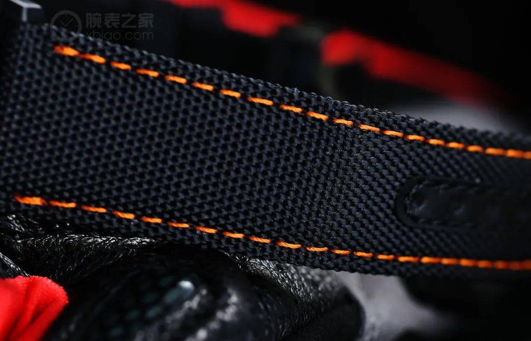 指挥官|7000多就可以买到“半透视”腕表?