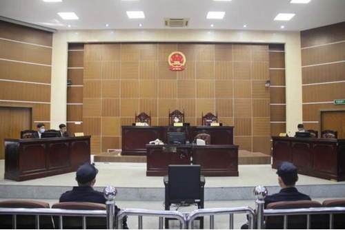 服务|怕被供出来，副局长曾两次徘徊在纪委监委门口