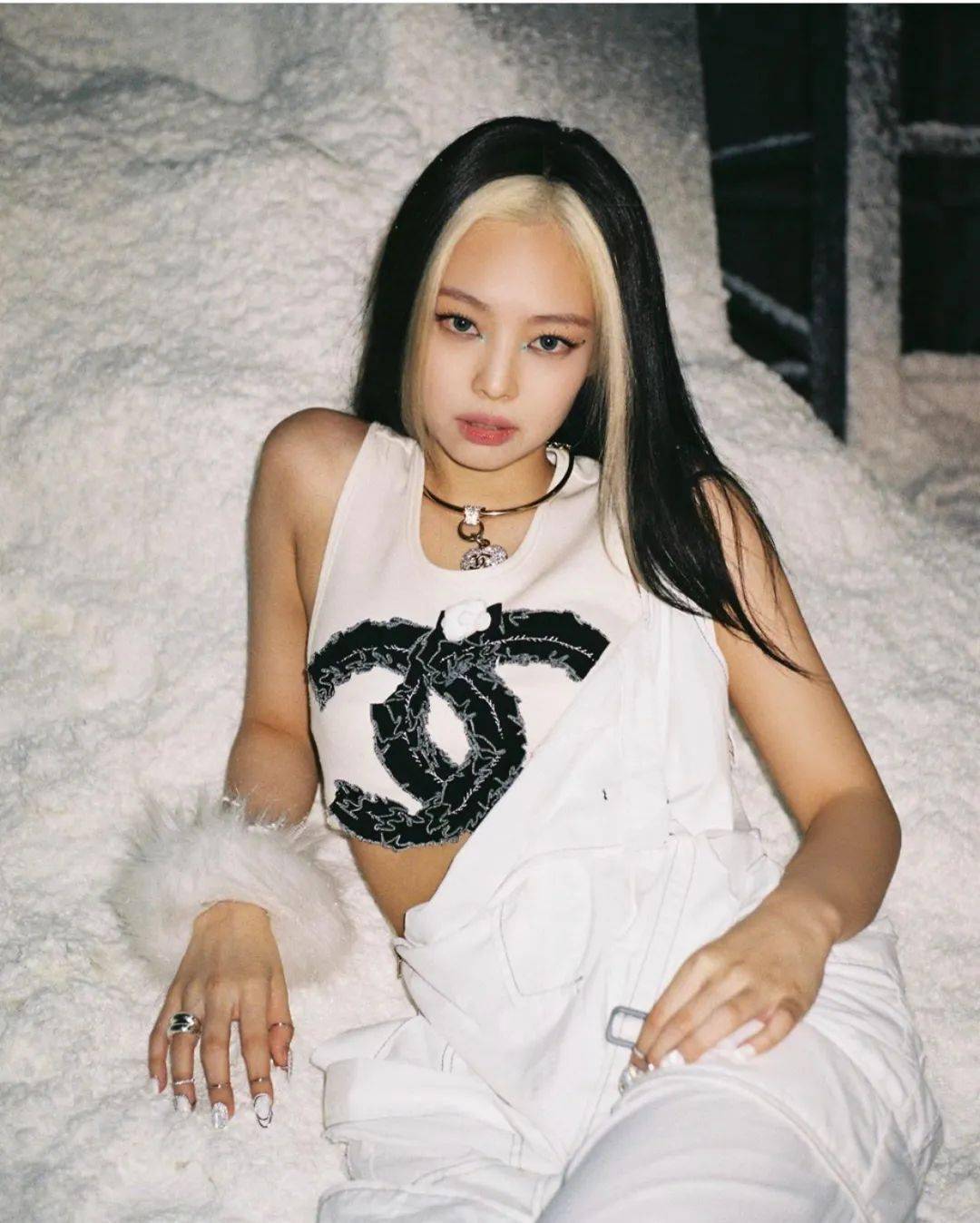 颜色|2020新晋大势发色?Jennie碧梨的双色挑染你敢尝试么