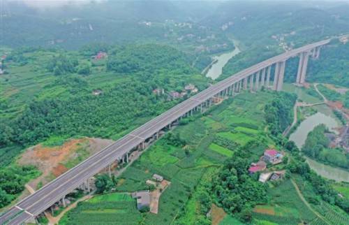 湖北宣鹤,建恩高速建成通车