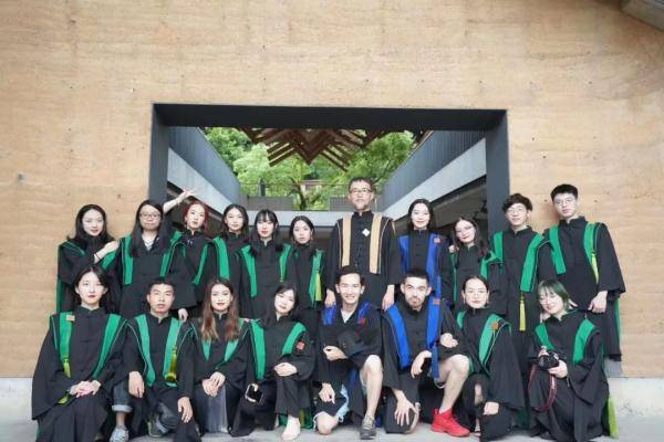 毕业|庚子年·毕业季，最美的青春在这里！快来下载你们的毕业合影