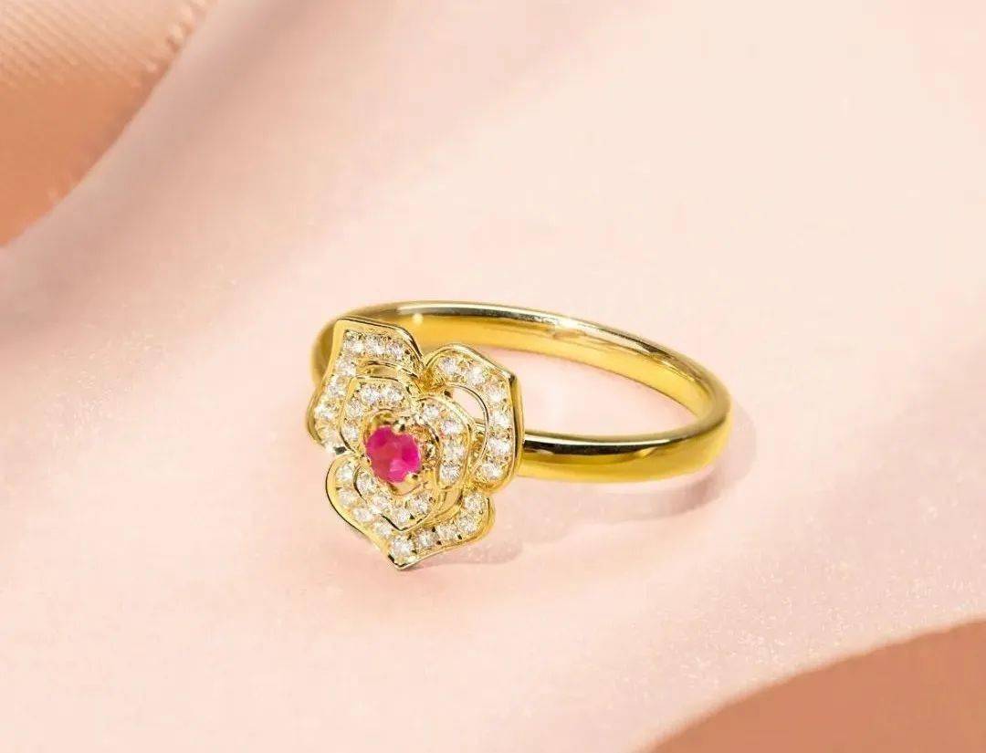 露点|宝姐：春晚露点爆红后，她却回村当村姑？归来仍是铿锵玫瑰！