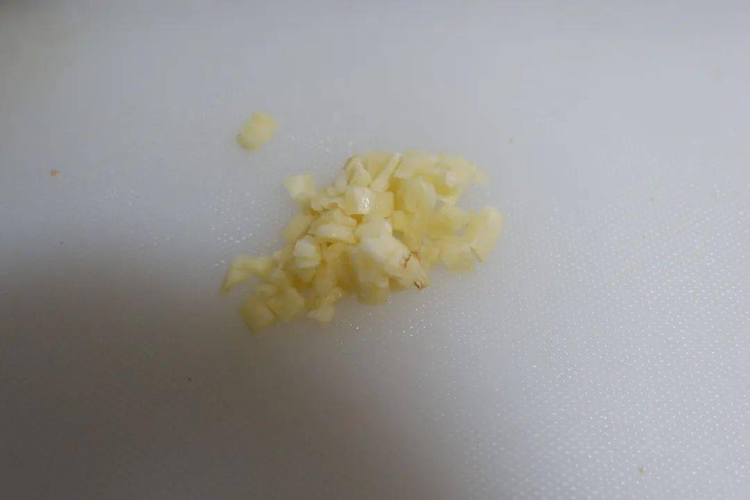 涼菜中的顏值擔當就是它了，一口吃下三種蛋，不需要醬汁都鮮香 熱愛美食 第27张