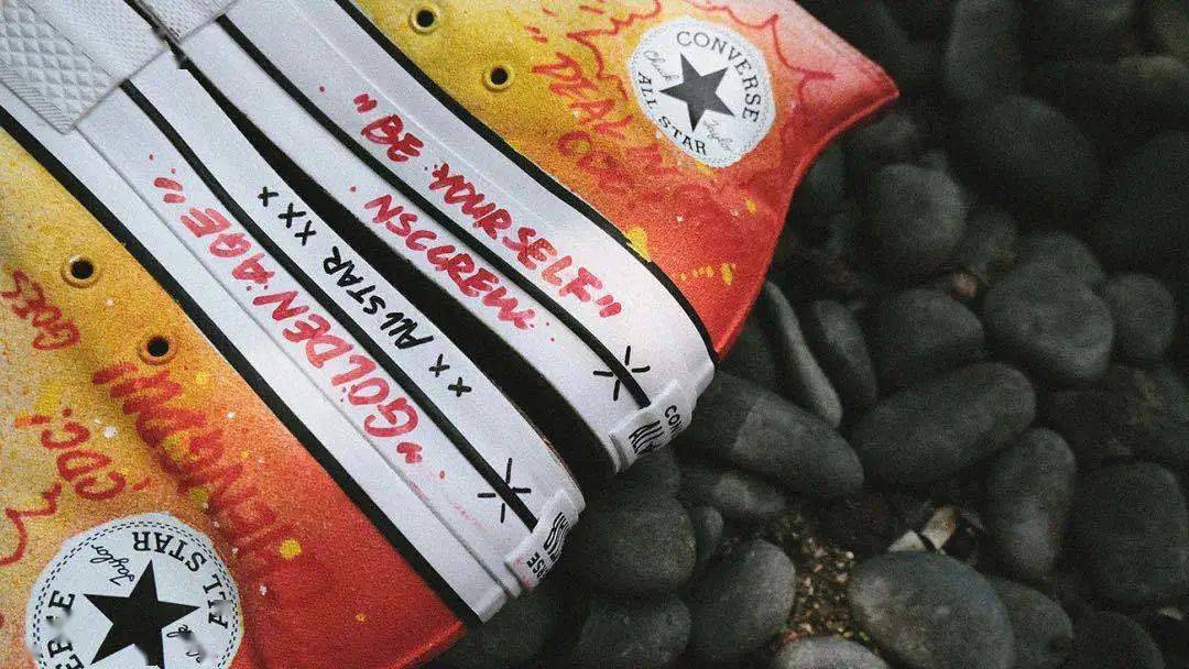 球鞋|#DEAL分享#【 这才是「小白鞋」的正确打开方式! 】