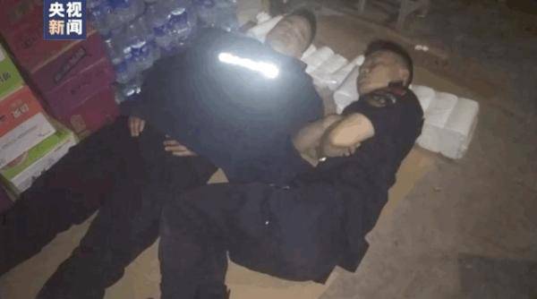 山体|山体滑坡废墟上，这场庄严的仪式让人动容