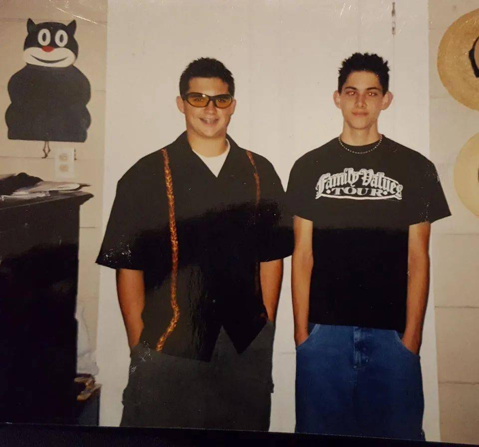 米袋|比米袋还宽的牛仔裤，是怎么制霸九十年代的？