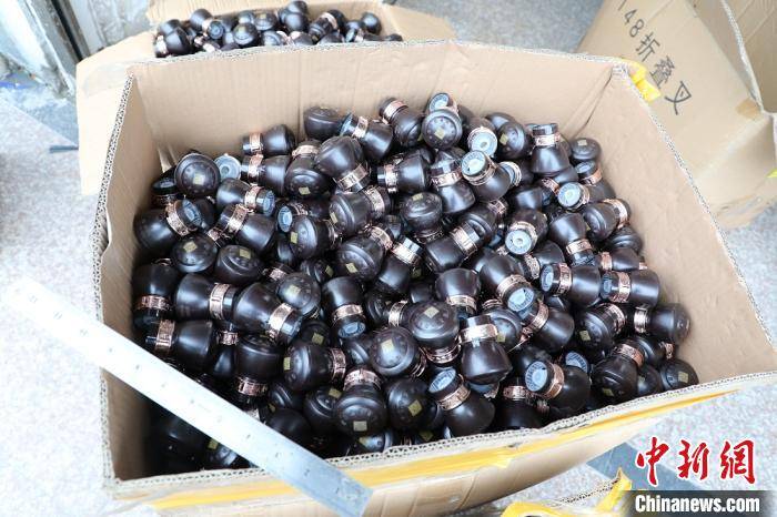 曹某|浙江龙港警方斩断跨省制假链 涉案金额上千万元