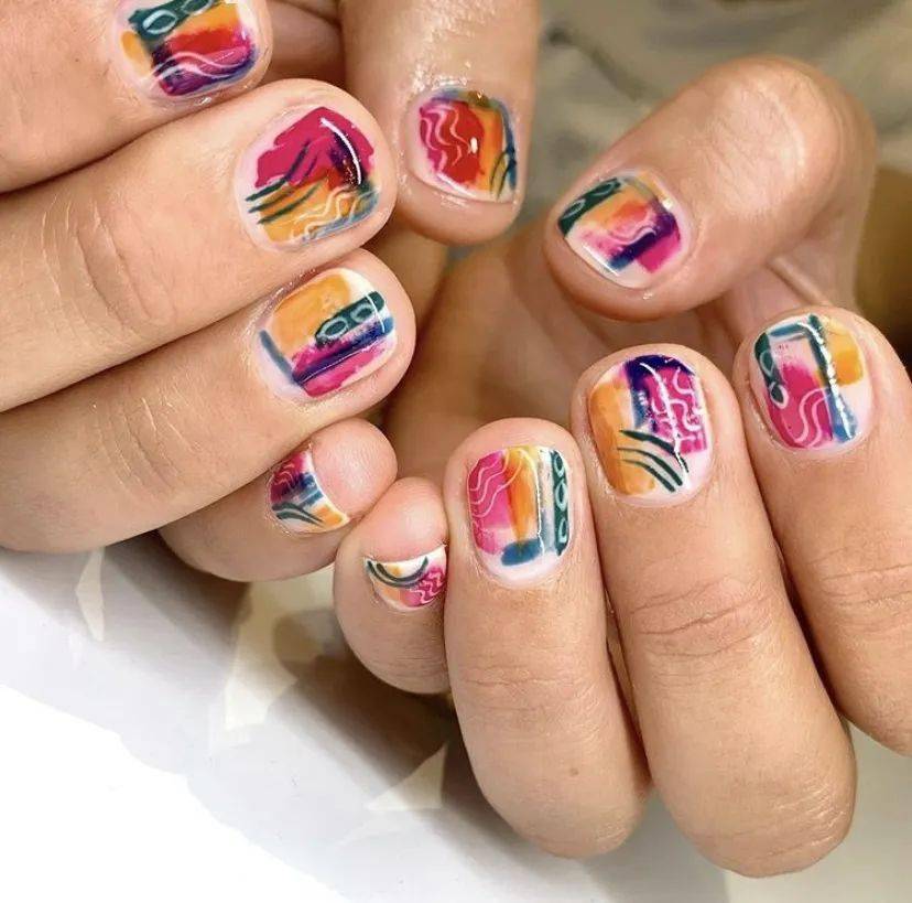 指尖|潮流美甲，藏在指尖的优雅艺术