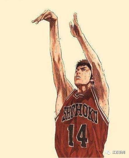 投篮|男生在走廊里“后仰跳投”，竟不慎坠下楼！幸好没事……