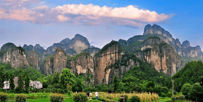 崖下库景区是大若岩景区的精华部分.