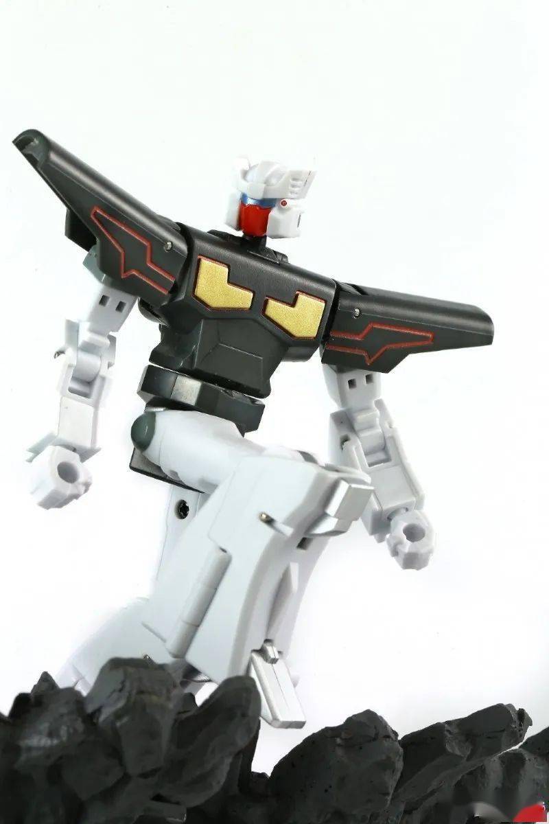 【转载】变形金刚非官方 mmc r-45 漫画造型 郭文&发条 套装