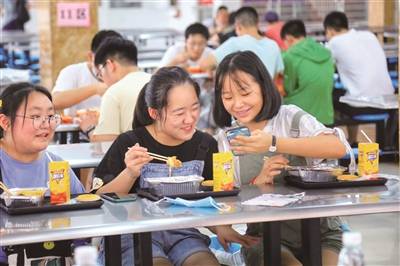 十三中|南京十三中游园会 让初三学生“来电”