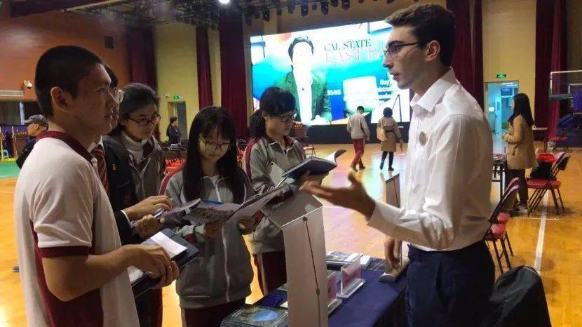 这所学校首届毕业生28人获75所世界顶级大学offer！托福满分获得者被哈佛大学录取！她正向你招手，速速围观～｜校园名片