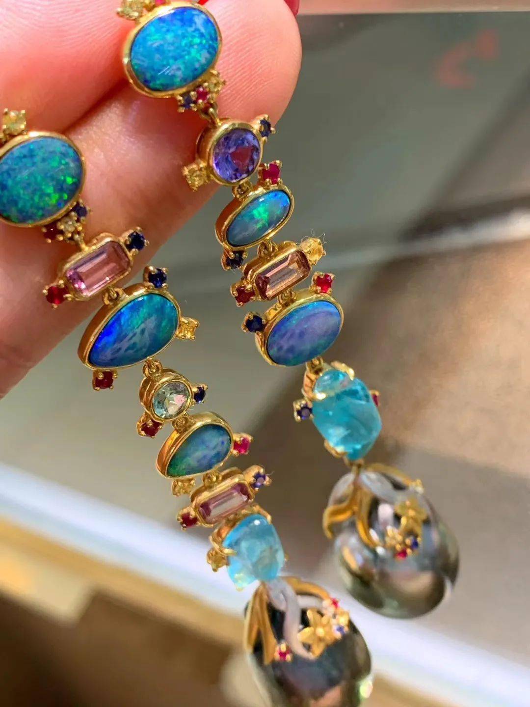 突破|黄金涨至1870美元上方 可能突破2000美元大关