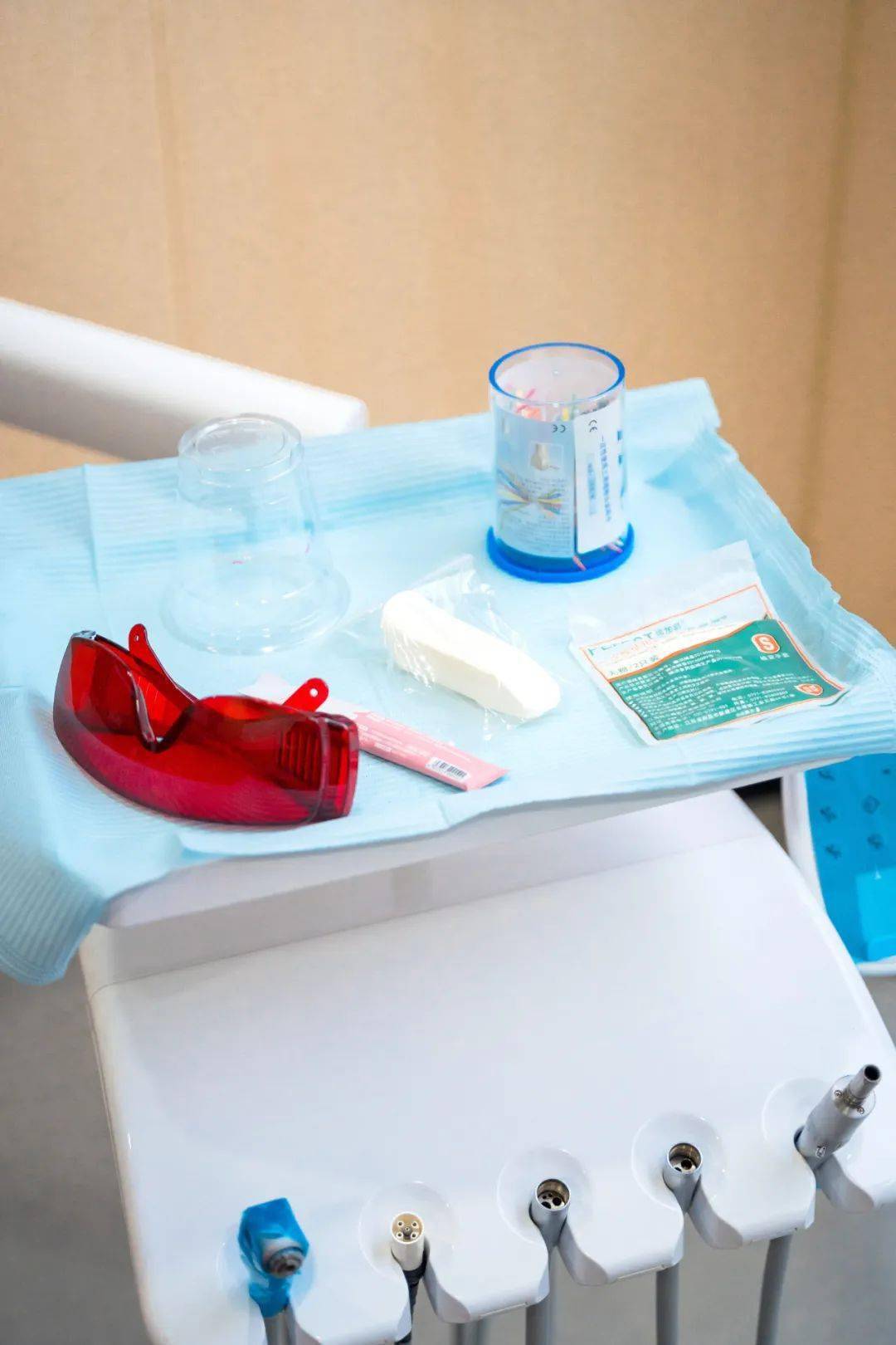 口腔|摘掉口罩也自信，暑期明星同款隐适美牙齿矫正直接半价！