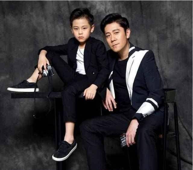 圈养|邓超“散养”儿子，蔡国庆“圈养”儿子，如今两个孩子差别明显