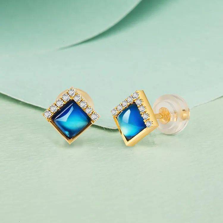 防腐剂|51岁许晴是不是吃了防腐剂？丰乳肥臀蚂蚁腰！都是拿钱堆出来的？