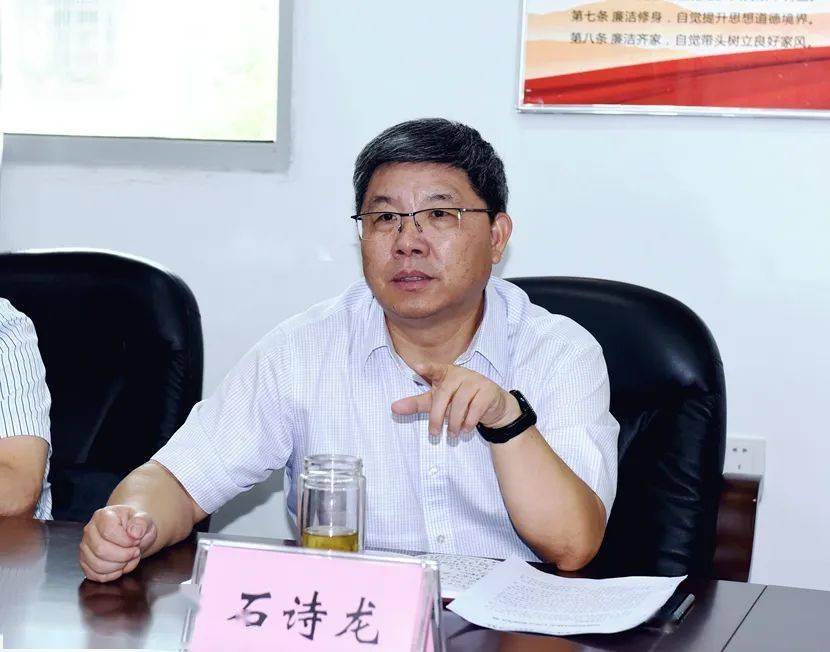 【焦点】石诗龙前往这个镇检查指导防汛救灾工作