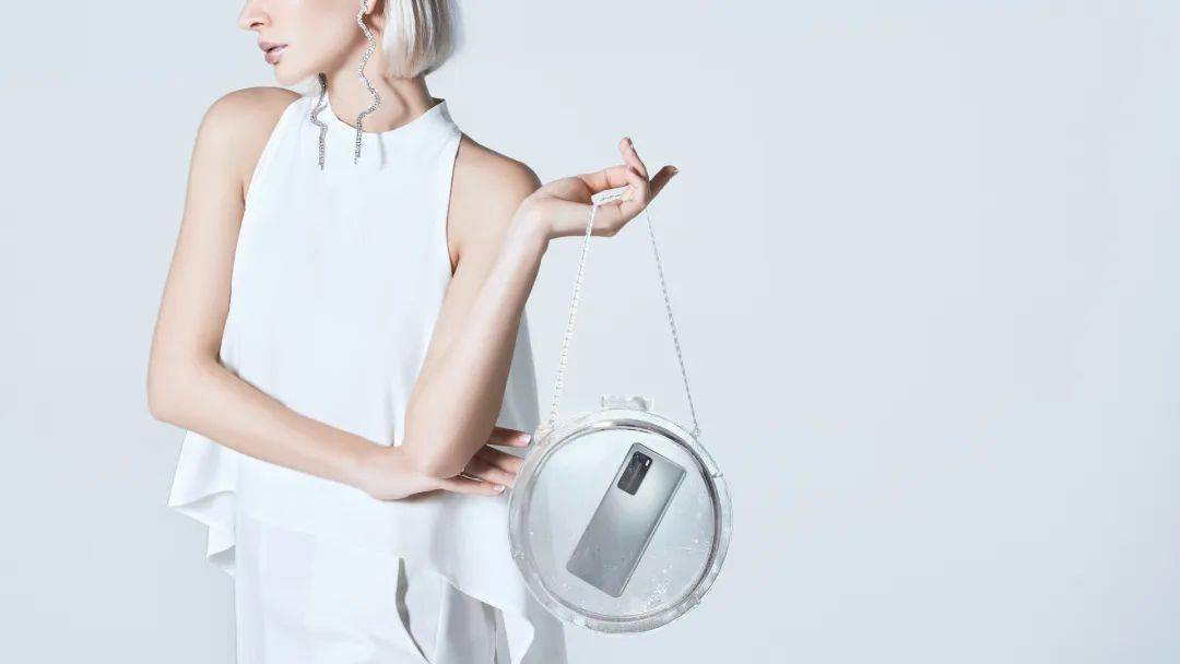 女孩|中了酷女孩的毒，不穿金但必须戴银！