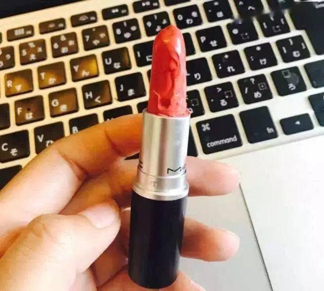 师都|天气热的口红都化了？唇釉才更适合夏天好吗！