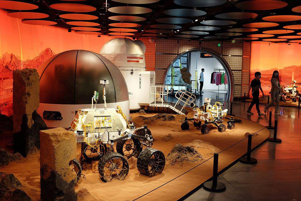 2020年7月23日,北京朝阳区一家商场中搭建了模型展现了火星科研营地.