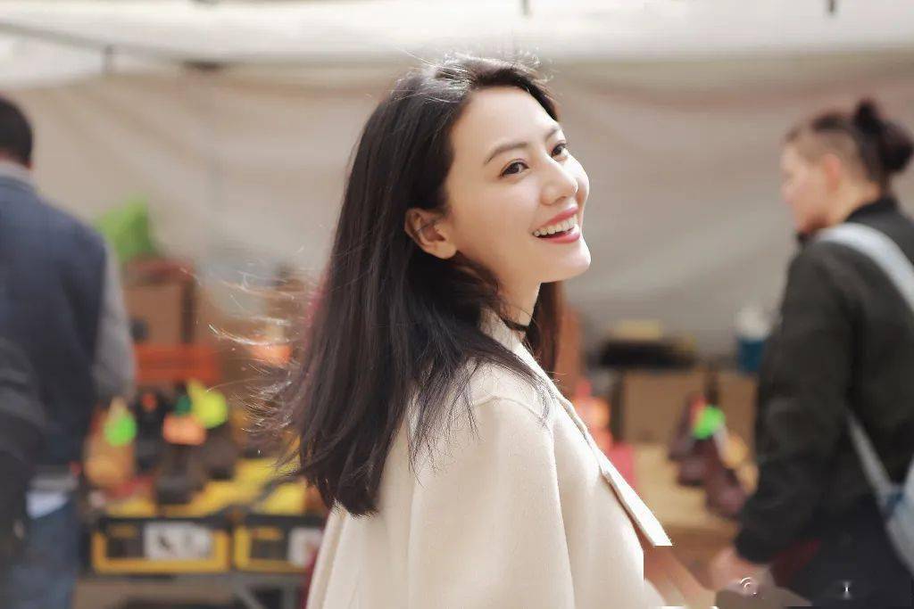 中庭|金莎，你凭什么这么年轻？