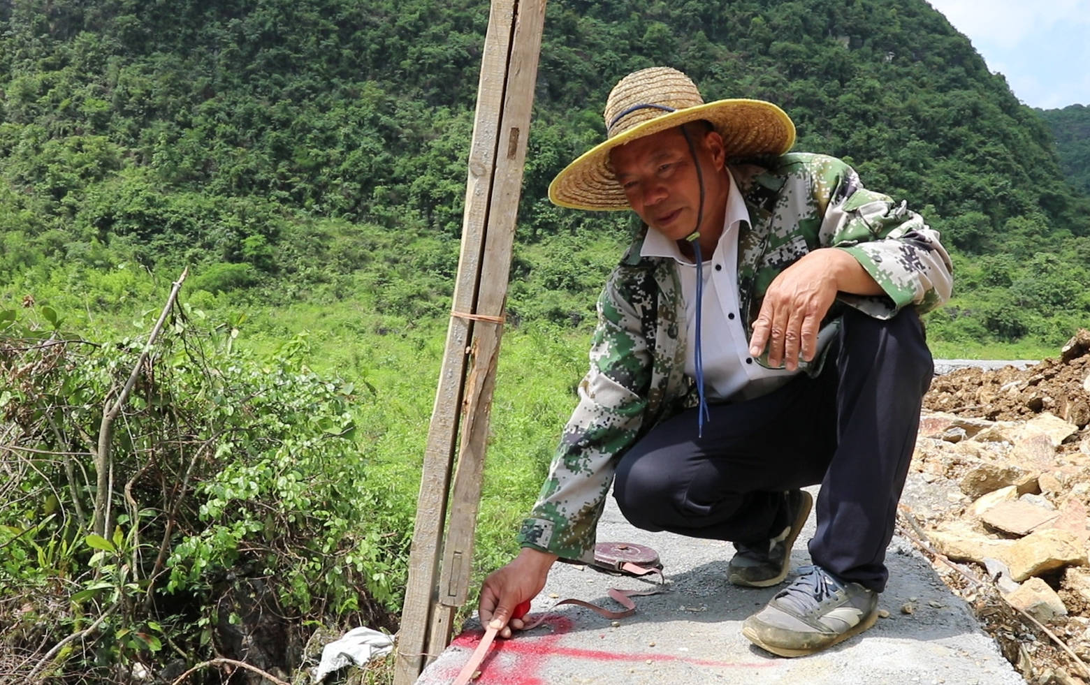 新华社|小村“工程哥”黄大气