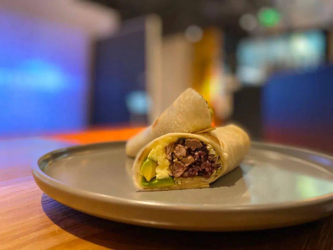 阿姨|奶瓶，尿布和葡萄酒