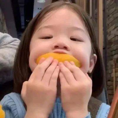 特别污情侣头像摸下面一人一半图片