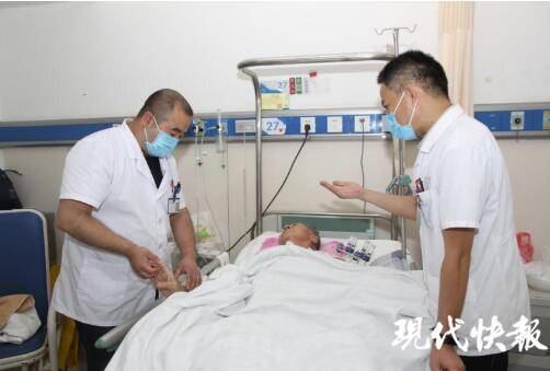 75岁大爷6楼跌落奇迹生还,医生:他护住了头部