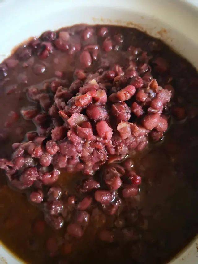 子宫|皱纹消失，子宫变干净了，头发慢慢变乌黑亮丽红豆和此物一起煮