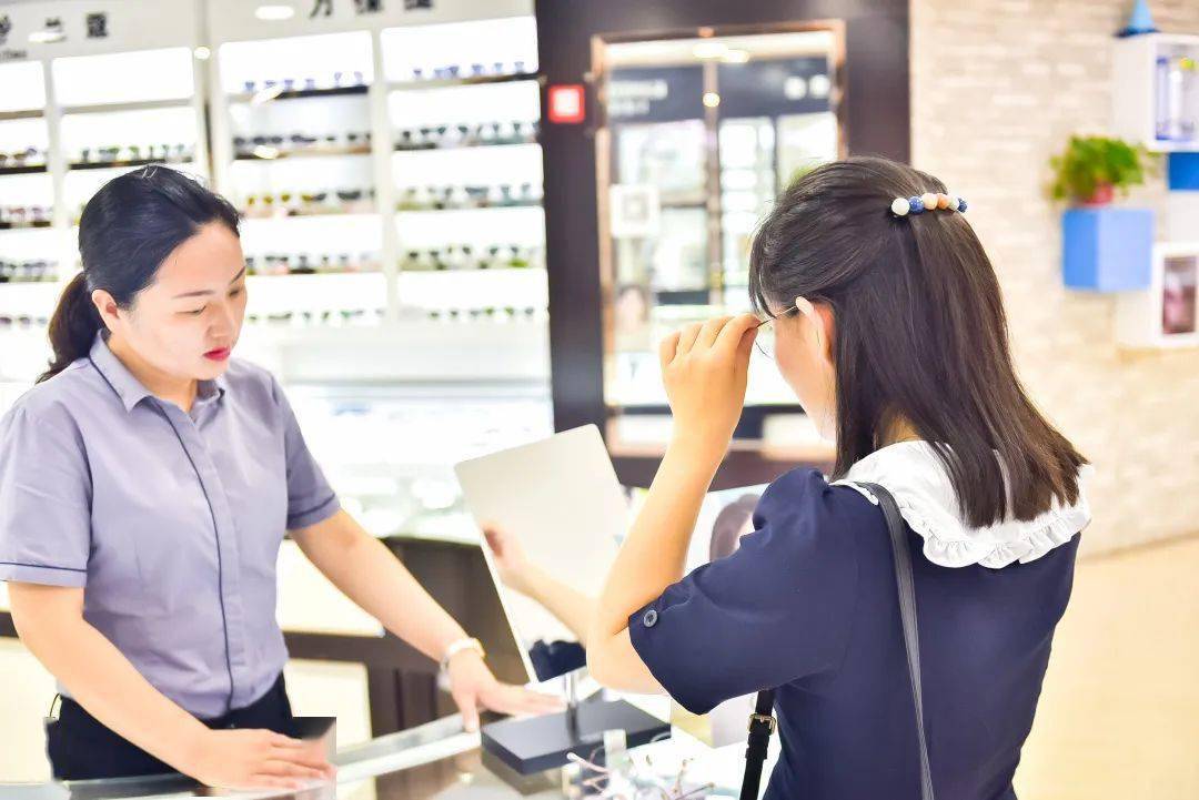 眼镜|实测！9.9元配镜片？徐州市中心网红眼镜店到底靠不靠谱！