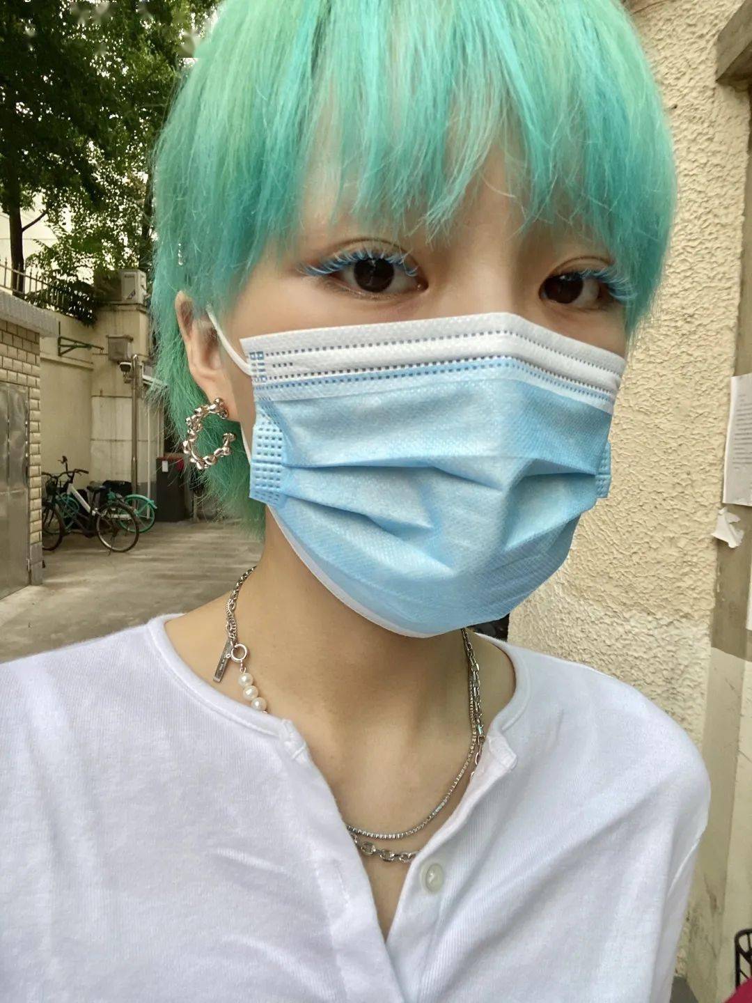 男朋友|情侣之间的新玩法？一起美甲、染发、护肤……