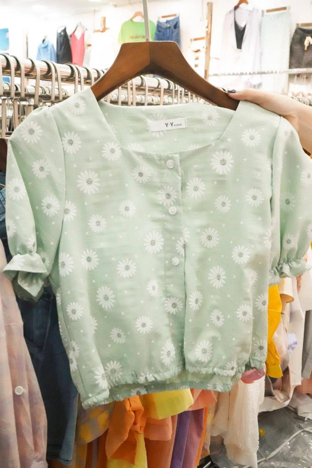 石龙|开业12年，东莞这家服装批发城，怎么样了！