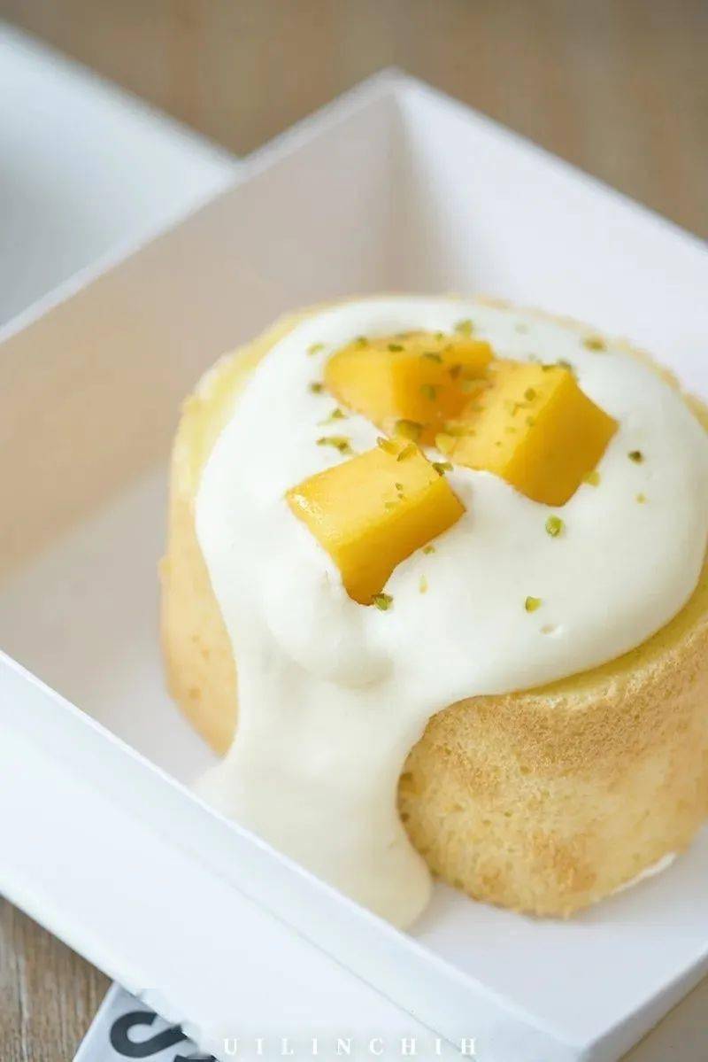 衣服|他把“衣服”卖进可颂面包店，就问香不香？