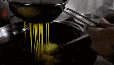 最让人|上班摸鱼一族必看：这可能是我们吃过、最让人上瘾的一款小零食了！