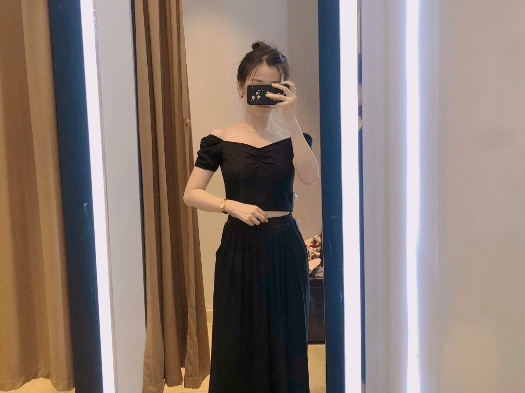 姨太|我在ZARA的打折区，淘到一大波好看的连衣裙！