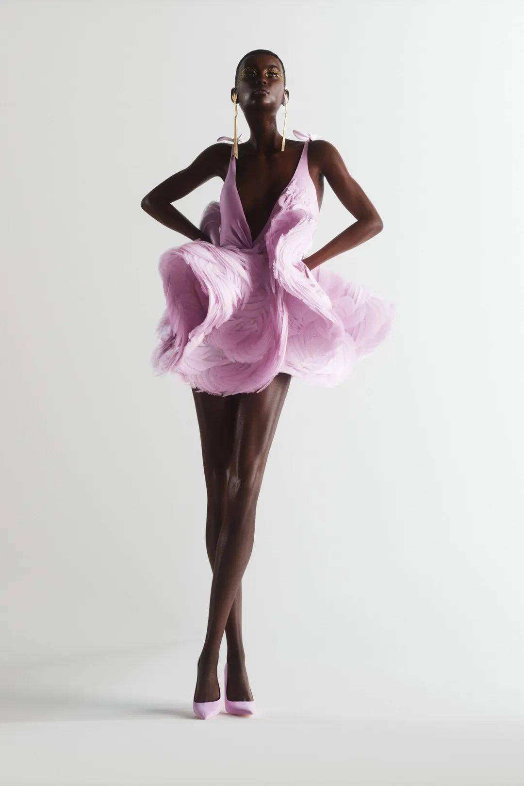 时装周|负重而行的巴黎高定时装周,怎么做才能逆天改命?