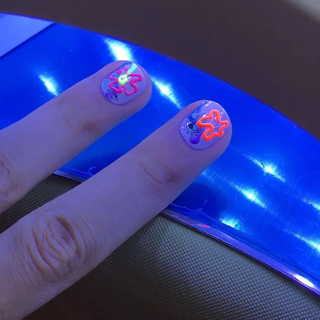 指甲|不再迷恋BLACKPINK的美甲， 我已亲自安排上3D美甲！