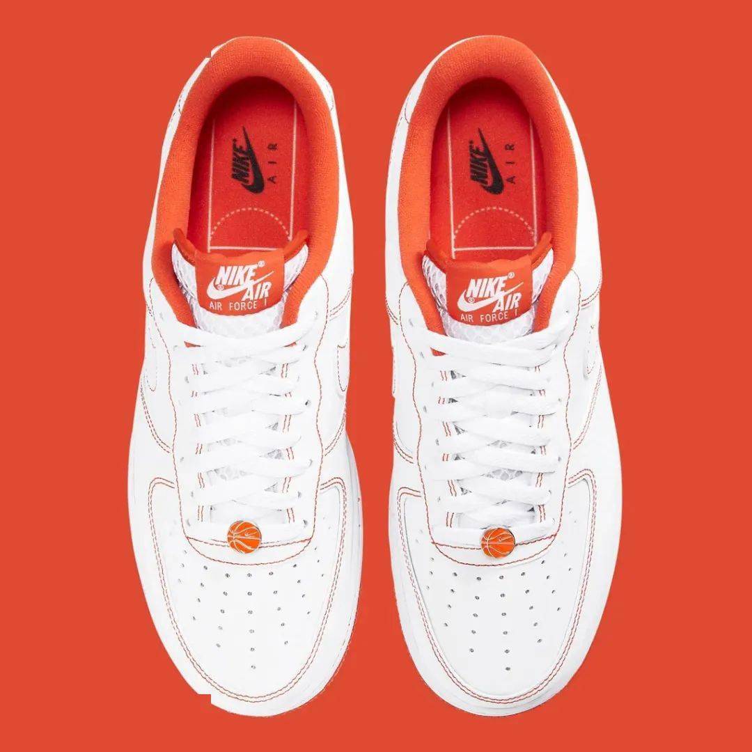 Kobe|一双鞋，让你记得18年前的夏天，“曼巴”在哪里