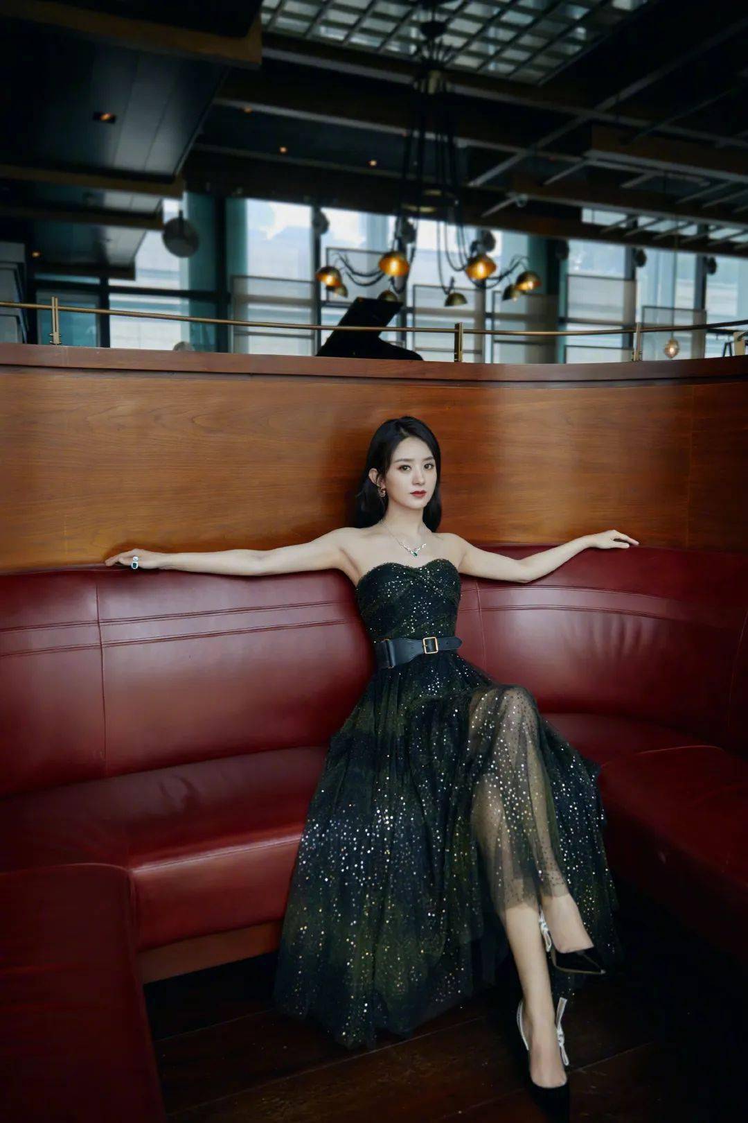 赵丽颖|快讯 | 王俊凯大片、赵丽颖美图、baby活动、孟美岐大片