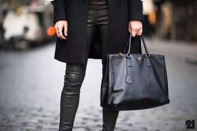 包包|大衣配不对，包包再贵也白费！