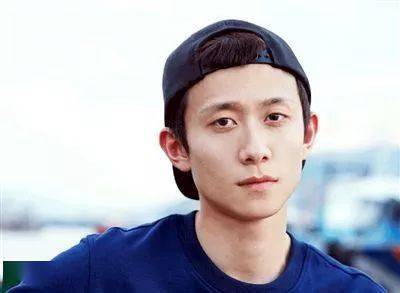 参考价|扒一扒各位男明星的梳妆台，上镜前都在脸上糊了什么？