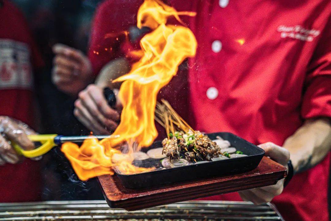 武汉|烧烤工坊、全球精酿超市、鲜酿工厂一次all in!木屋烧烤华中旗舰店空降武汉