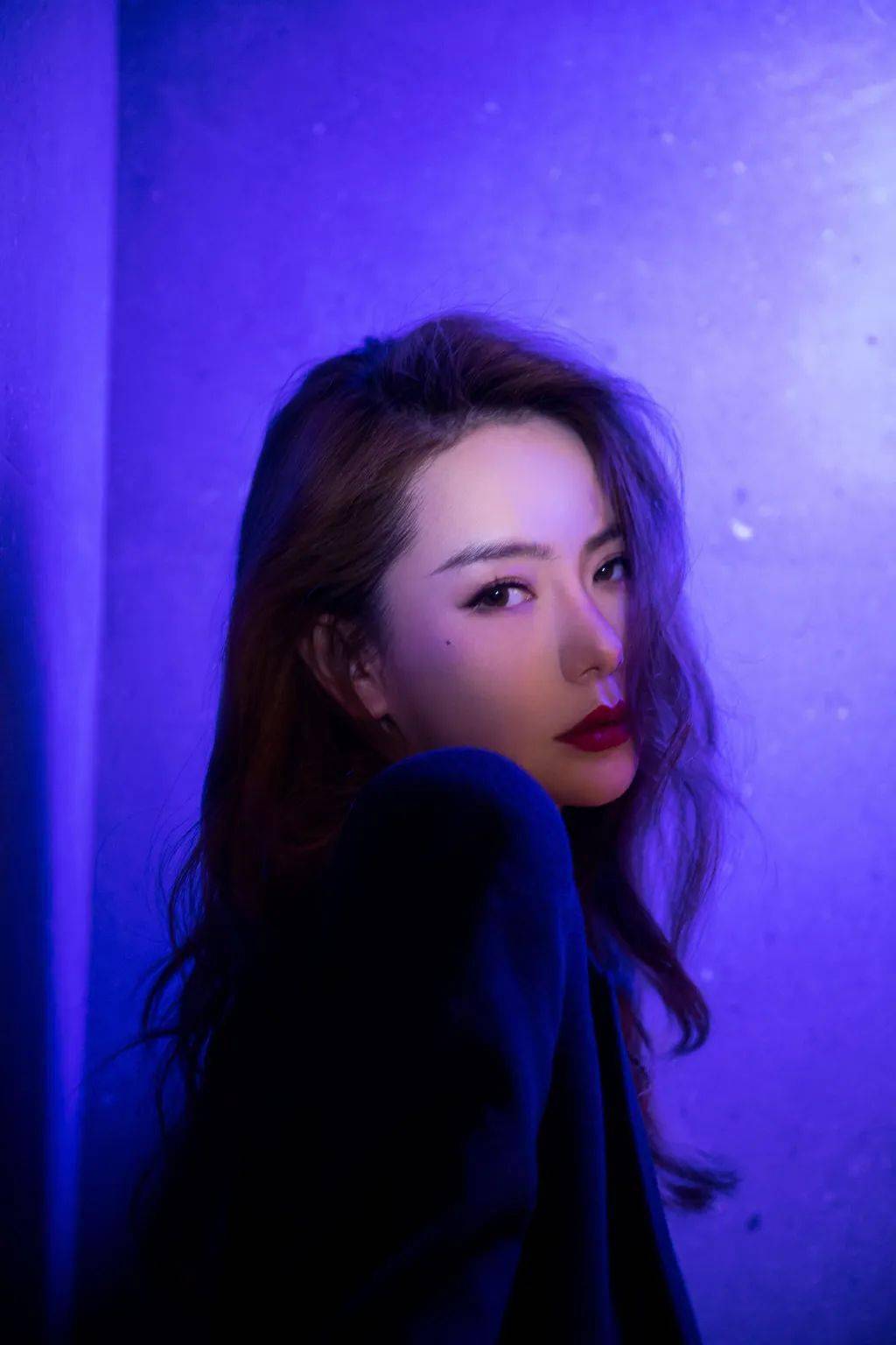 hold|烈日当头,杨幂 赵丽颖 佘诗曼靠什么hold住夏日绝色妆容?